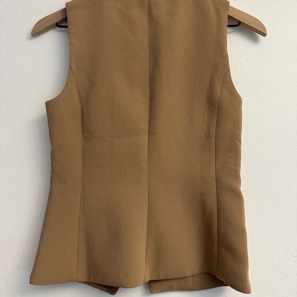 Aritzia Wilfred Camel Regal Vest - Brand new - Picture 2 of 5